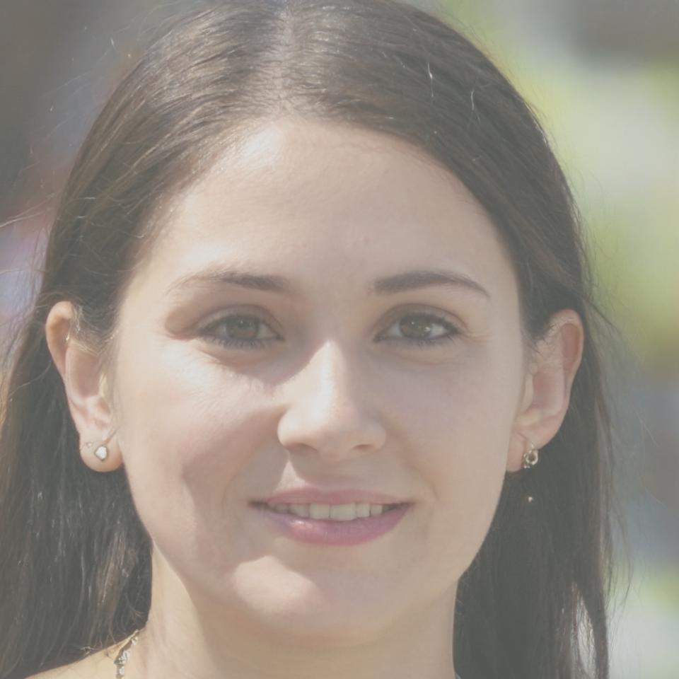 Dr. Anna Müller, Investment Manager